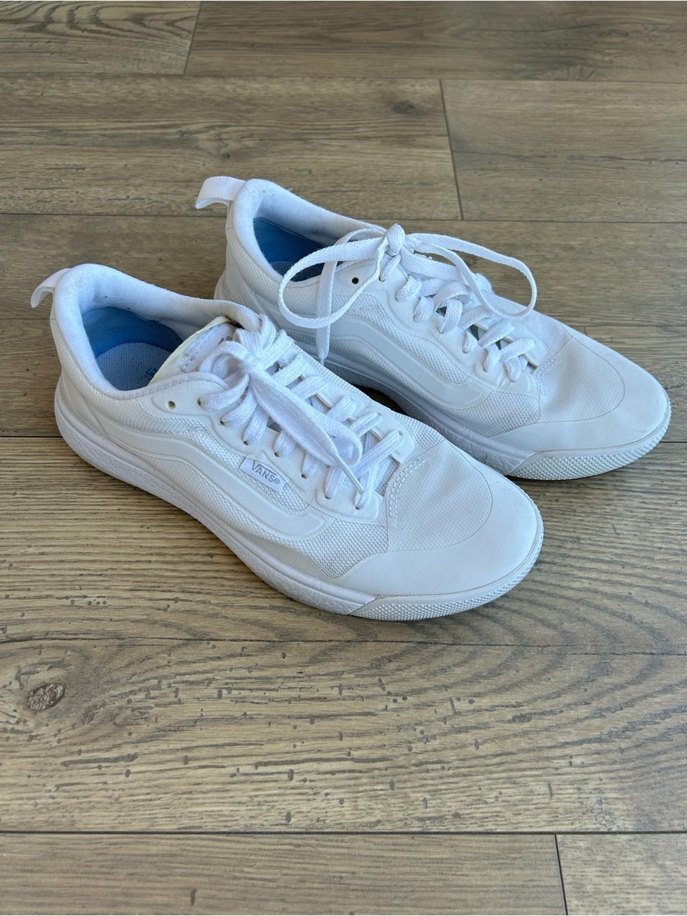 🛹 VANS SuperCush Low-Top Lace-Up Sneakers